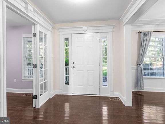 5th image of 300 Sandy Ridge Rd