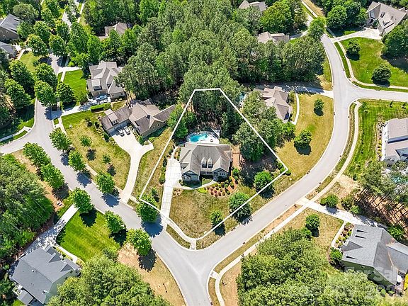 3rd image of 205 Streamwood Rd