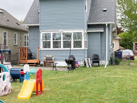 5th image of 1051 Virginia St