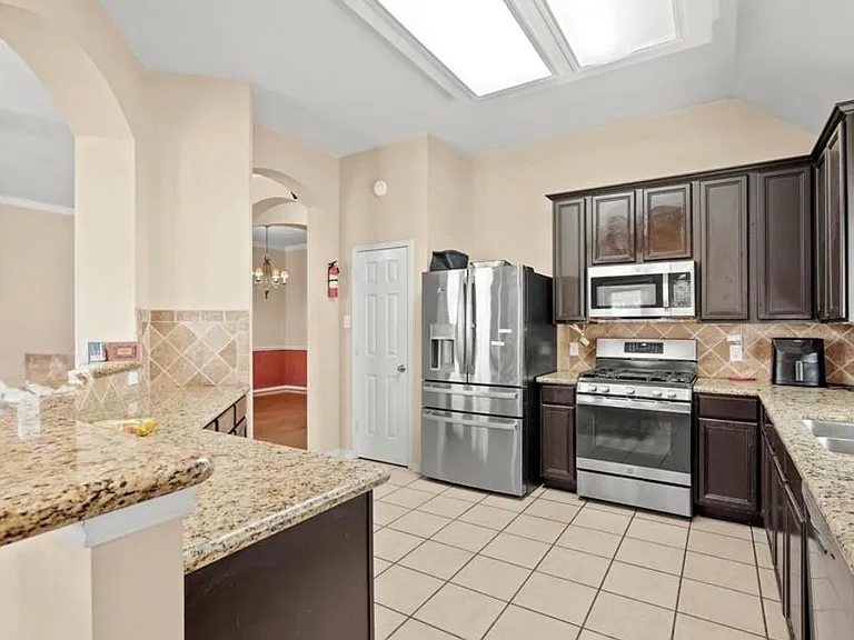3106 Valley Ct — Photo 4