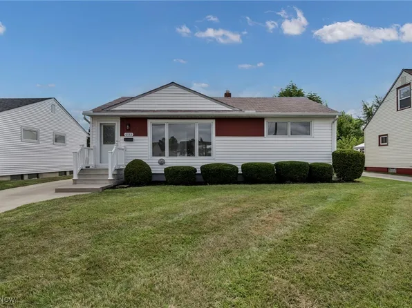 6083 Mercer Dr, Brookpark, OH 44142