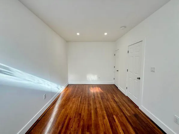 72 Clarkson Avenue image 5 of 6