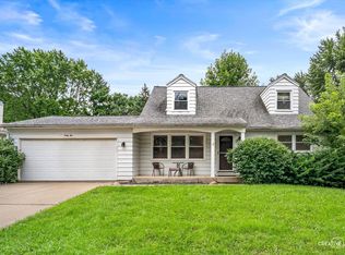 42 Lockman Cir, Elgin, IL 60123