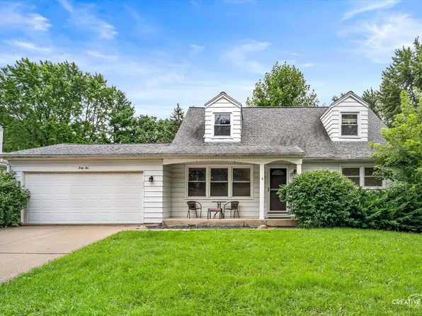 42 Lockman Cir, Elgin, IL 60123