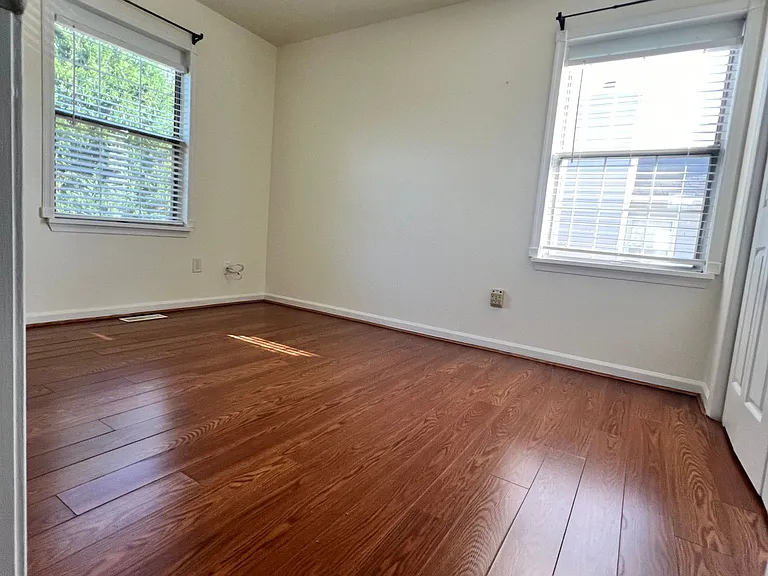 4622 Briarwood Dr — Photo 7