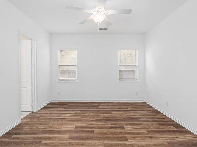 908 Utica Dr — Photo 22