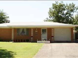 704 W Hervey Dr, Roswell, NM 88203