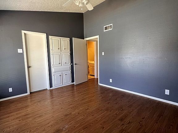 4th image of 4748 Oakwood Dr
