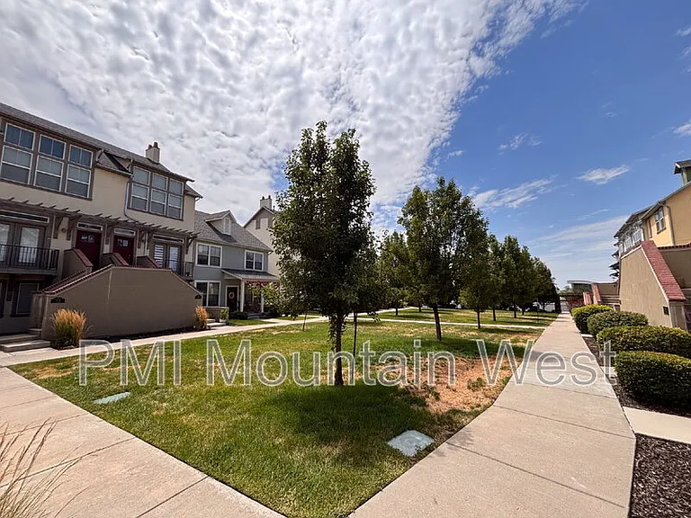 420 N Main St #29 — Photo 33