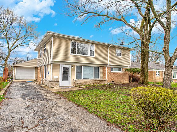 4th image of 319 Minocqua St
