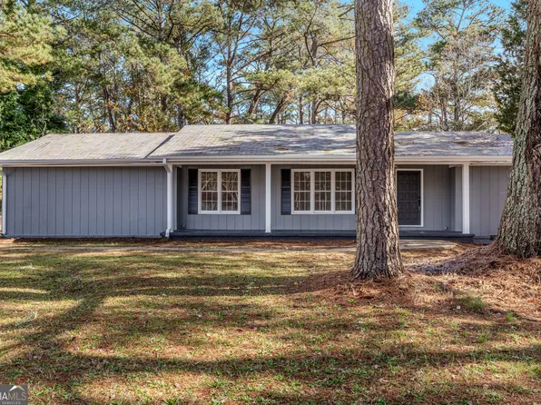 9220 Bayou Ln, Jonesboro, GA 30238