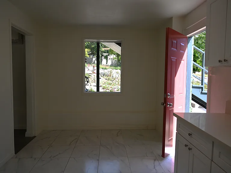 181 E Alegria Ave — Photo 14
