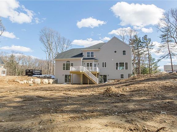 4th image of 60 Spencers Grant Dr E