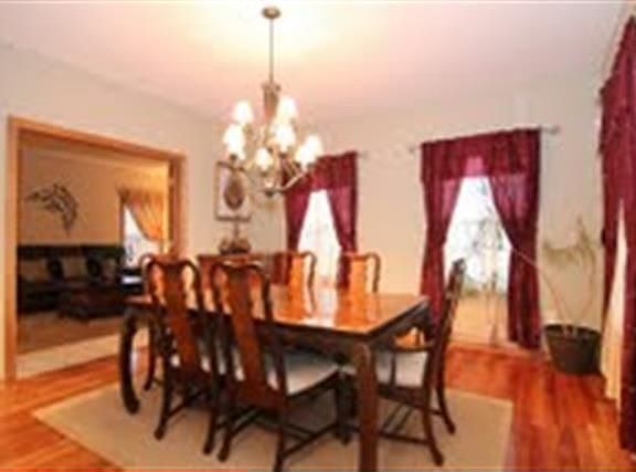 4th image of 2711 Richardson St