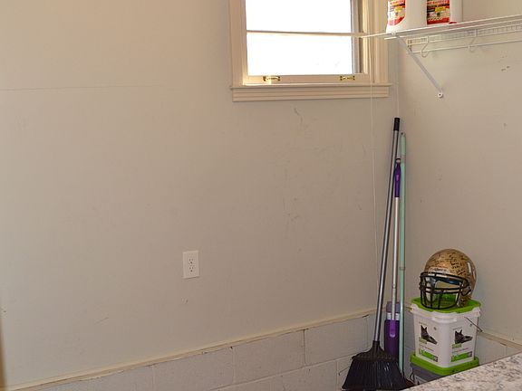 5th image of 824 Castle Heights Ave