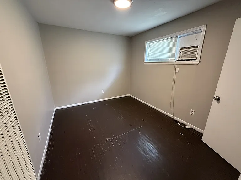 2086 Hubert Ave #5 — Photo 14