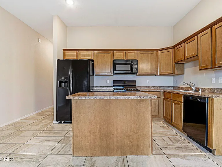 714 Hc Gilbert Minjares Dr #A — Photo 27
