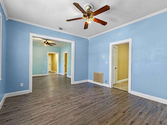 4th image of 166 Kingston Ave