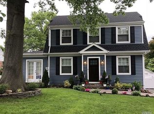 34 Landing Rd, Glen Cove, NY 11542