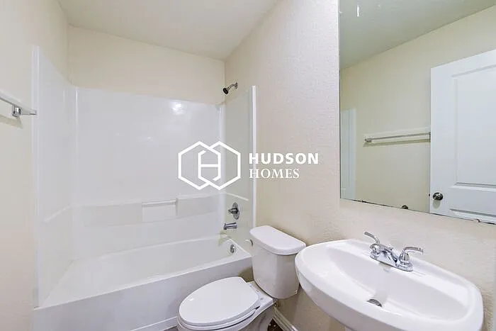 403 Armstrong St — Photo 10