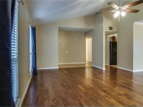 3rd image of 2532 Cottonwood Ln