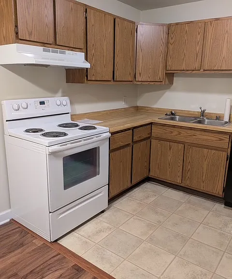 1518 E Longview Dr #6 — Photo 8