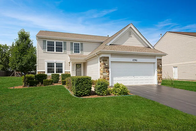 1792 Arlington Ln photo 1