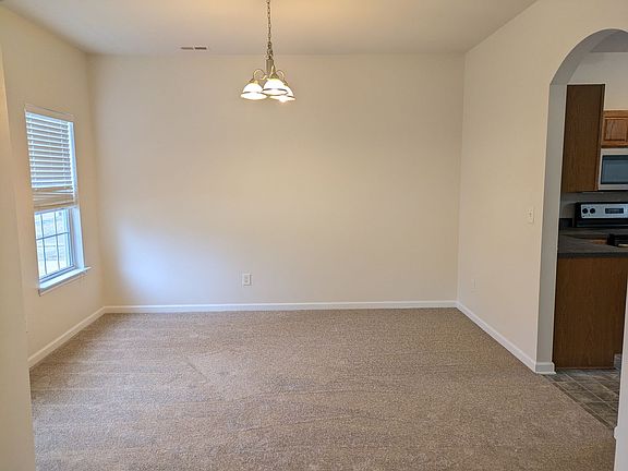 5th image of 11108 Aprilia Ln