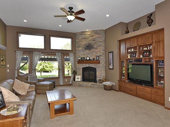 5th image of 1340 Robinhood Ln SE