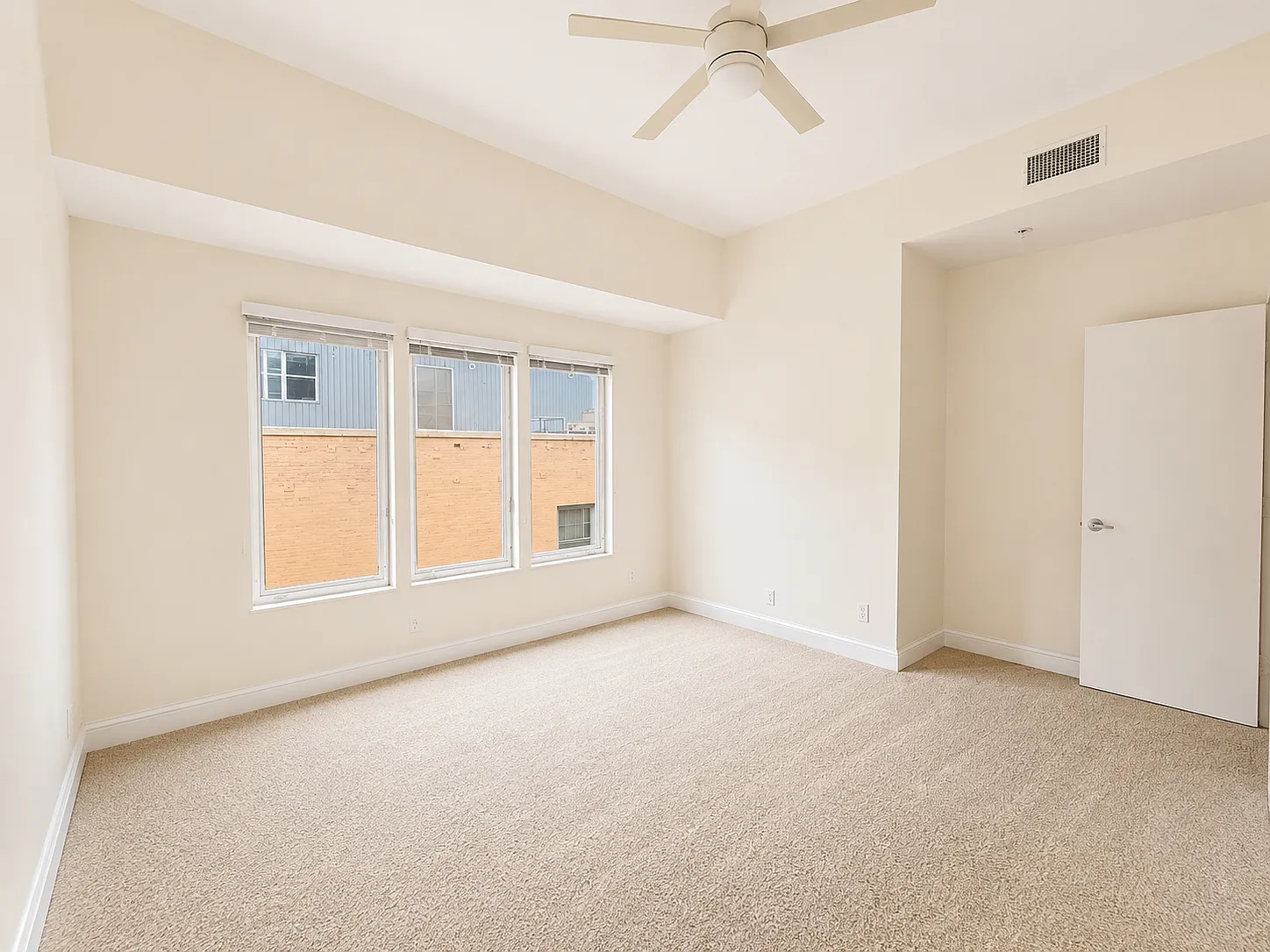 2 bed, 1029 sqft, $3,430 — Photo 4