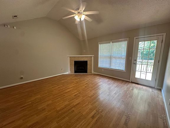 4th image of 306 Bernard Couch Dr