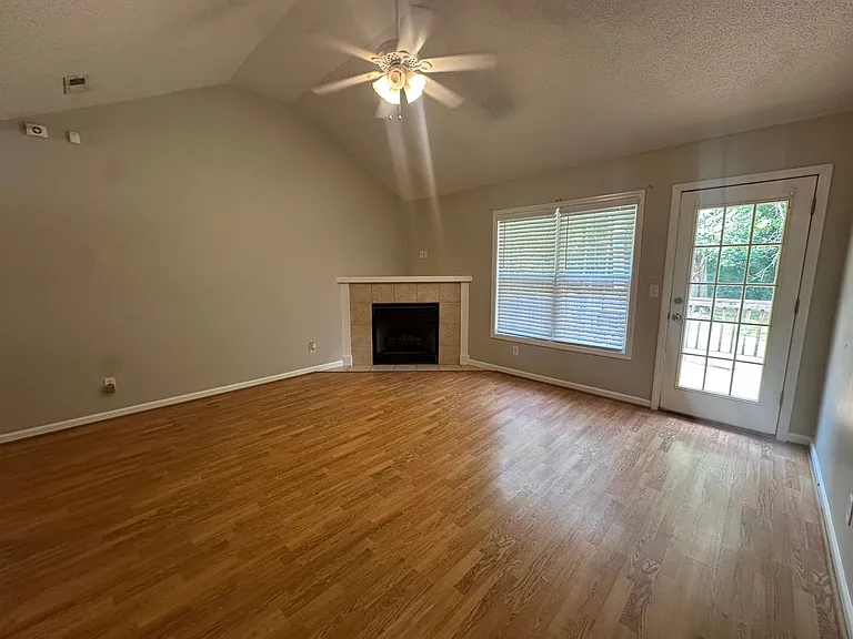 306 Bernard Couch Dr — Photo 4