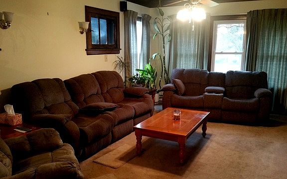 3rd image of 743 S Villa Ave