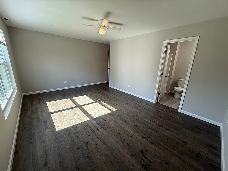 703 S Oak St — Photo 7