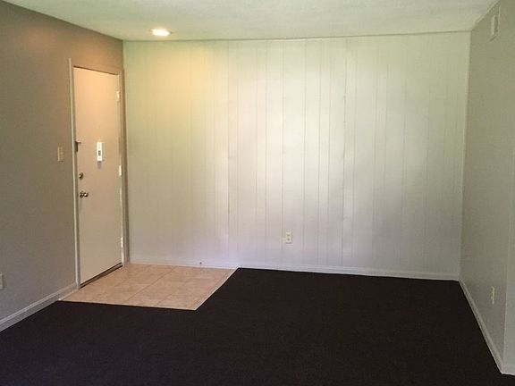 3rd image of 116 Highland Dr APT 6