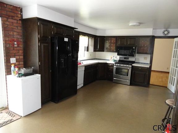 3rd image of 47 Kelton Ct