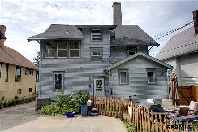 2nd image of 3230 Myrtle Ave
