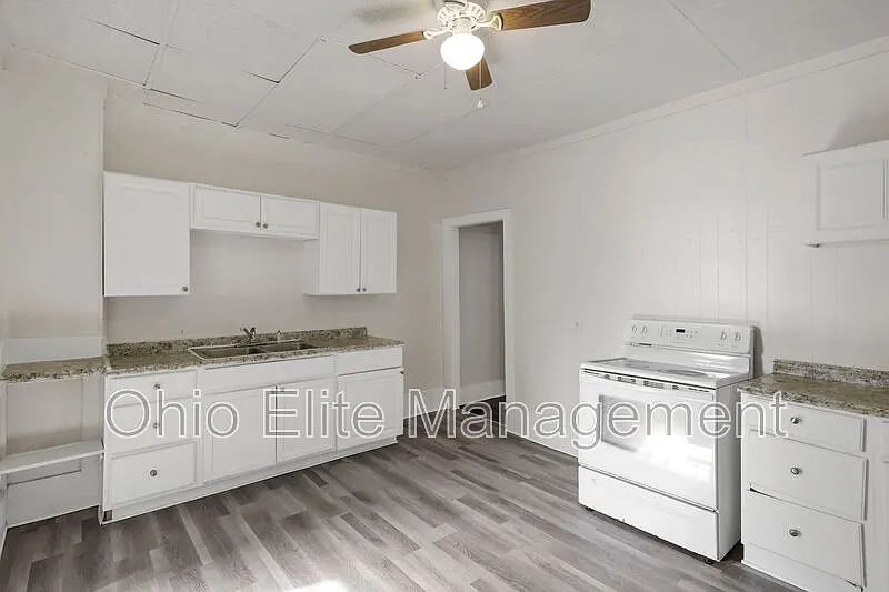 3 bed, 2.0 bath, 1344 sqft, $1,380 — Photo 1
