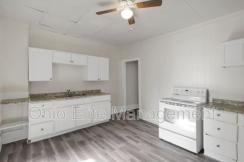 1st image of 2709 Sullivant Ave