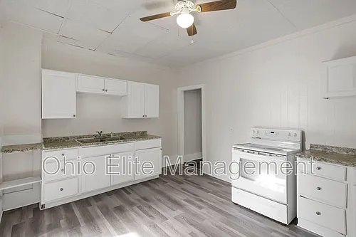 2709 Sullivant Ave Photo 1