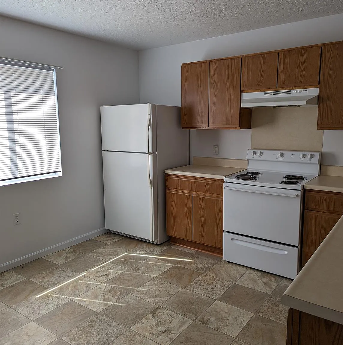 JAMESTOWN APTS__111 — Photo 2