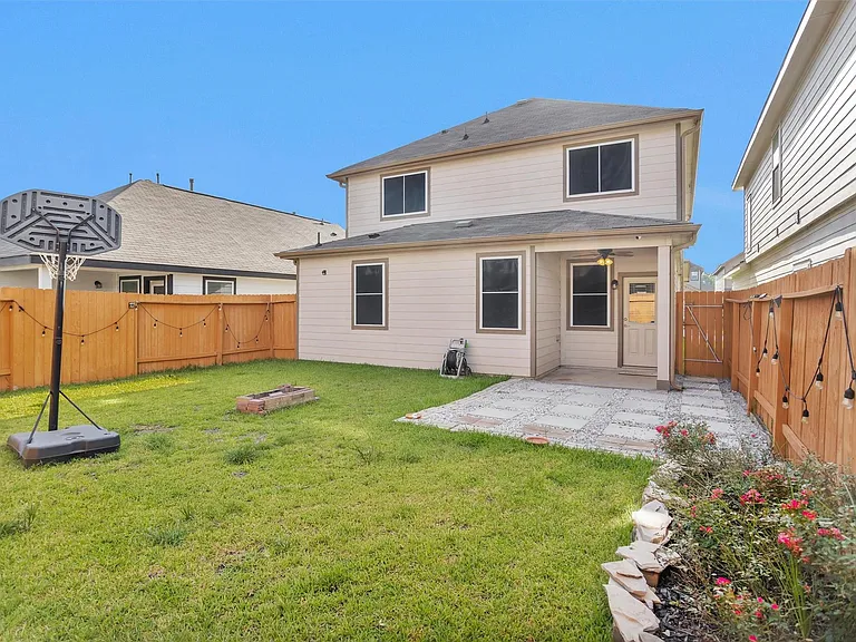17423 Desmond St — Photo 29