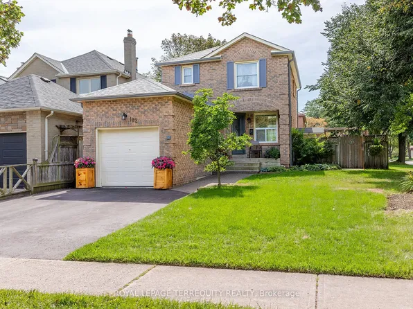 182 Chatfield Dr, Ajax, ON L1T 2H7