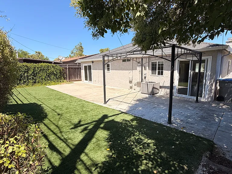 3181 Calzar Dr — Photo 20