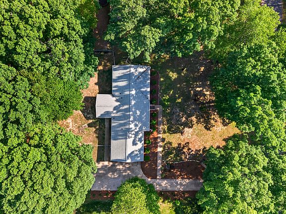 2nd image of 1437 Plantation Cir