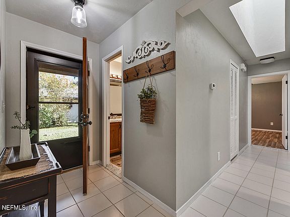 5th image of 10733 Ironstone Dr N