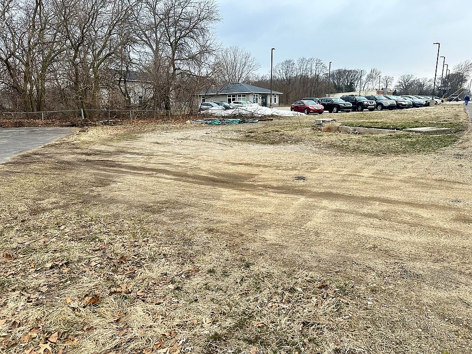 1st image of 336 N River Ave