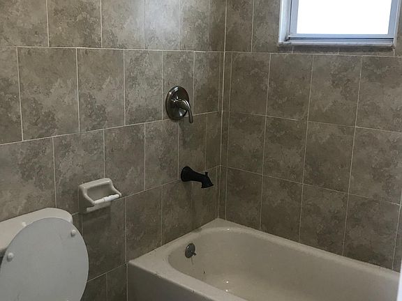 3rd image of 10715 Liverpool St Floor 2