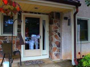 85 Bunker Hill Ct, Chesterbrook, PA 19087