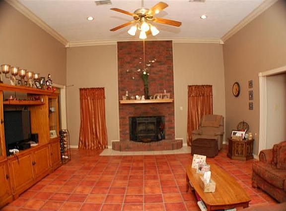 3rd image of 555 County Road 758
